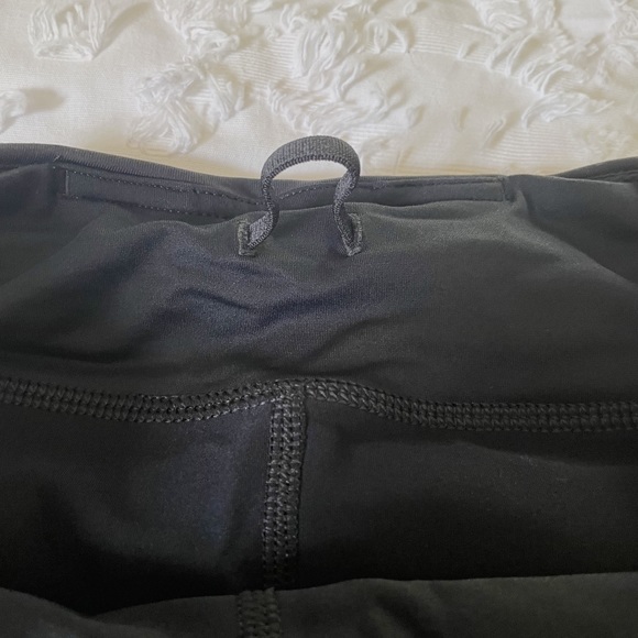 Lululemon camouflage tennis skirt with ruffled back - Picture 2 of 4